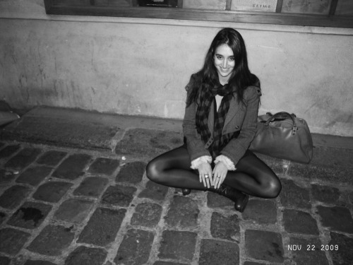 Natacha Ramsay waiting for a taxi, Bastille, Paris. Photo Olivier Zahm